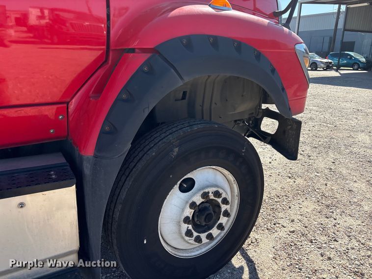 image for item EU7446 2015 International 7600 truck cab and chassis