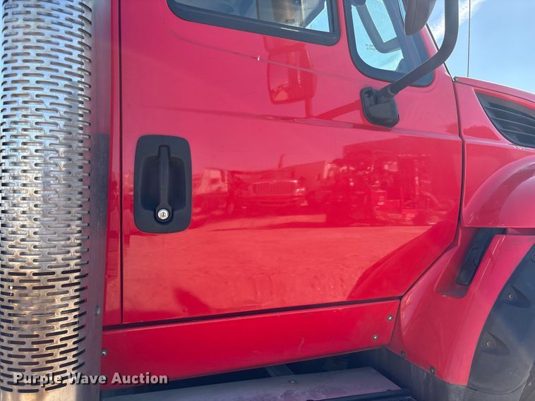 image for item EU7446 2015 International 7600 truck cab and chassis