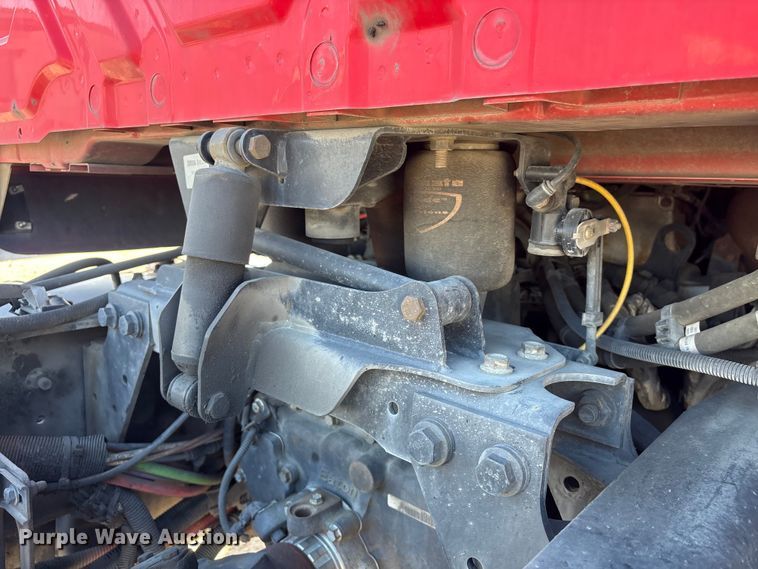 image for item EU7446 2015 International 7600 truck cab and chassis