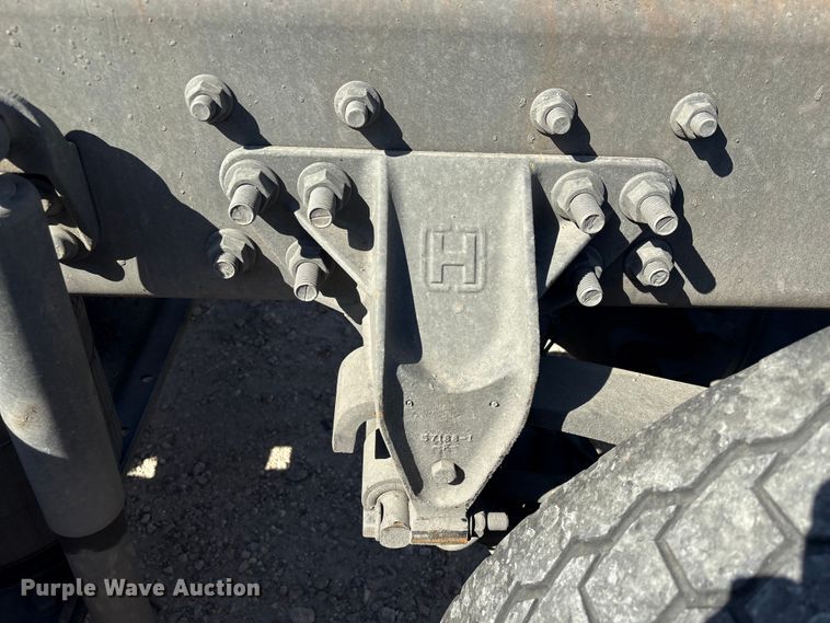 image for item EU7446 2015 International 7600 truck cab and chassis