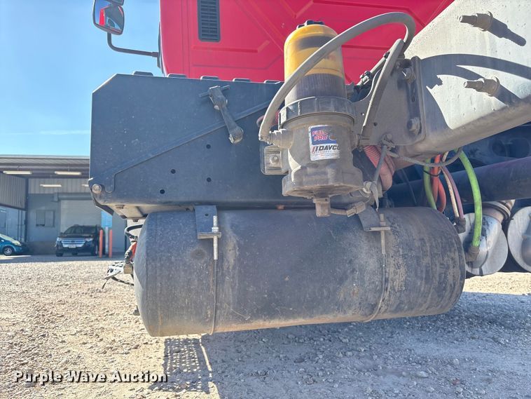 image for item EU7446 2015 International 7600 truck cab and chassis