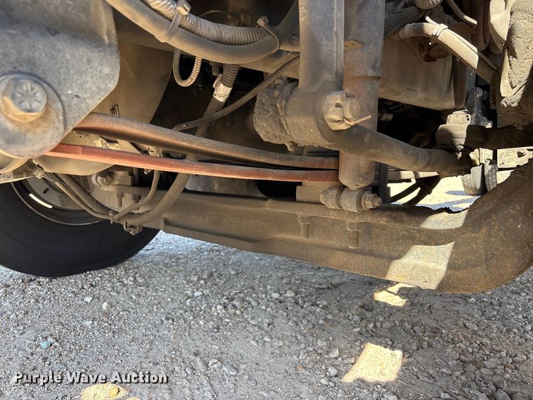 image for item EU7446 2015 International 7600 truck cab and chassis