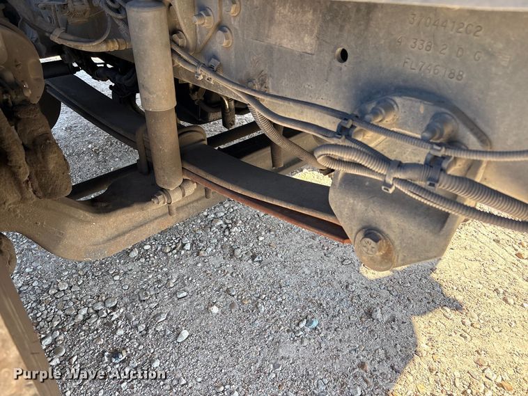 image for item EU7446 2015 International 7600 truck cab and chassis