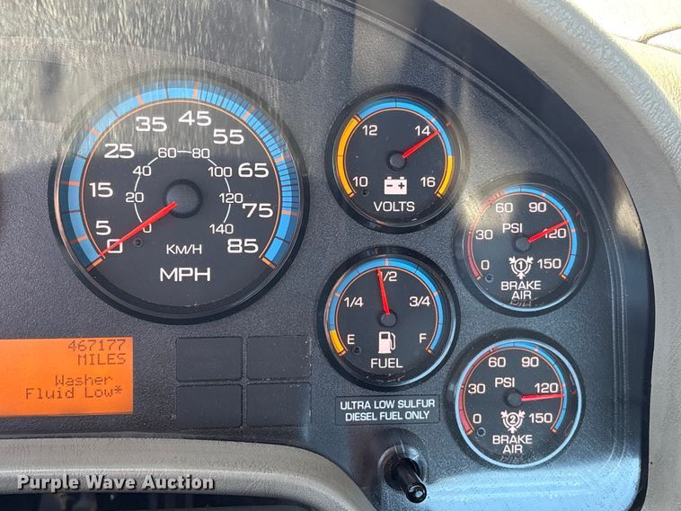 image for item EU7446 2015 International 7600 truck cab and chassis