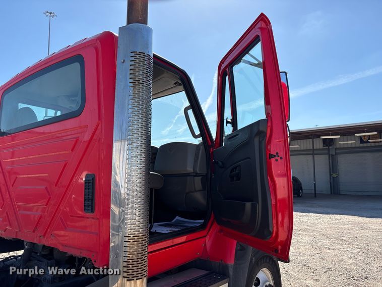 image for item EU7446 2015 International 7600 truck cab and chassis
