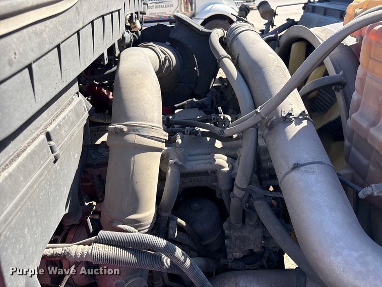 image for item EU7446 2015 International 7600 truck cab and chassis