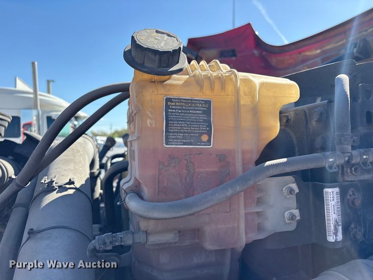 image for item EU7446 2015 International 7600 truck cab and chassis