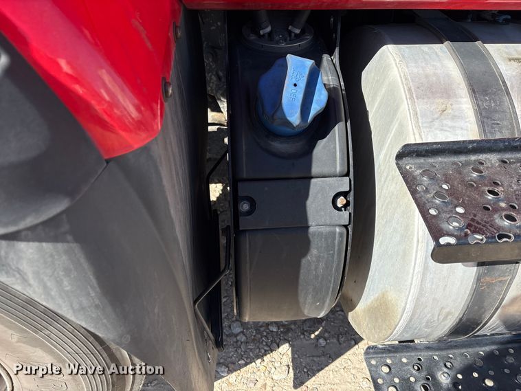 image for item EU7446 2015 International 7600 truck cab and chassis