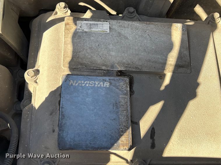 image for item EU7446 2015 International 7600 truck cab and chassis