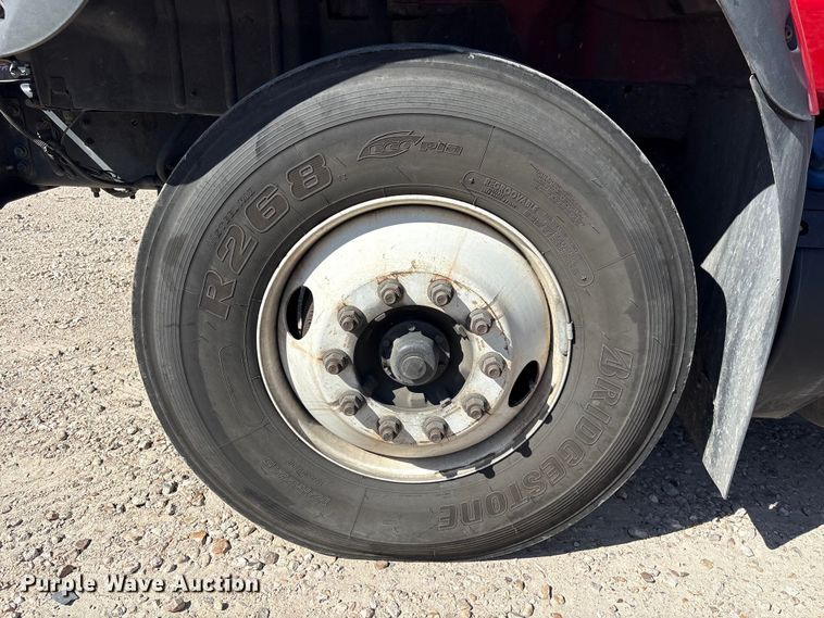 image for item EU7446 2015 International 7600 truck cab and chassis