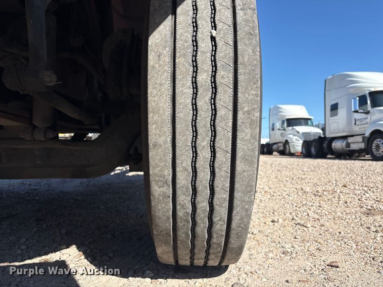 image for item EU7446 2015 International 7600 truck cab and chassis