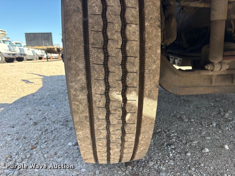 image for item EU7446 2015 International 7600 truck cab and chassis