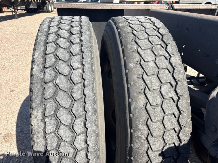 image for item EU7446 2015 International 7600 truck cab and chassis