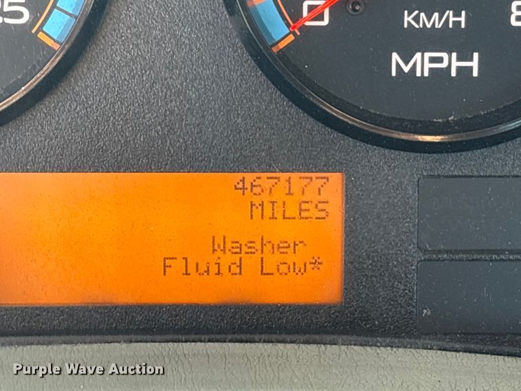 image for item EU7446 2015 International 7600 truck cab and chassis