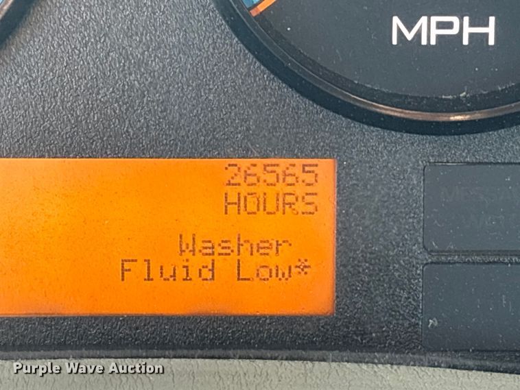 image for item EU7446 2015 International 7600 truck cab and chassis