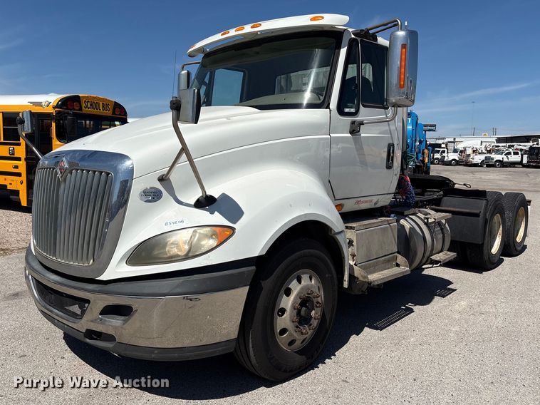 image for item EU7447 2015 International LF687 semi truck