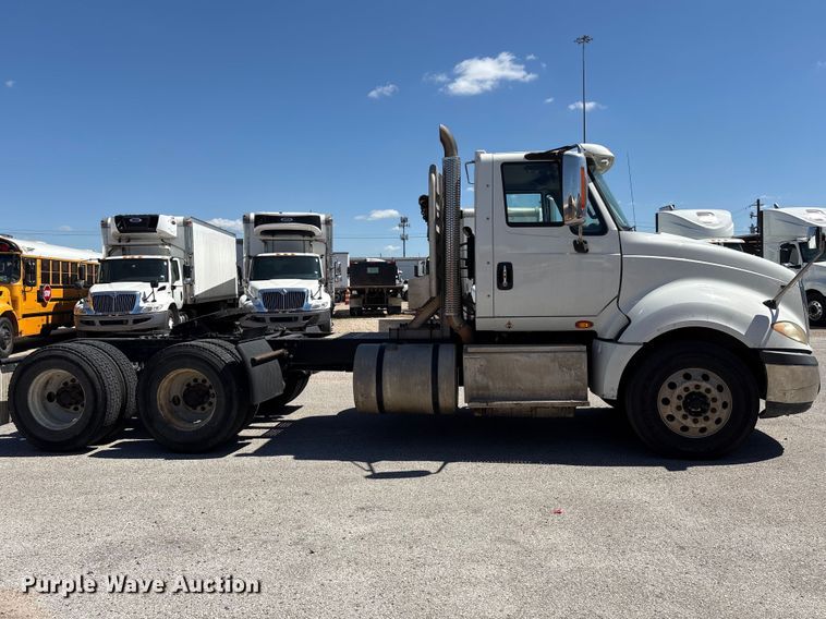 image for item EU7447 2015 International LF687 semi truck