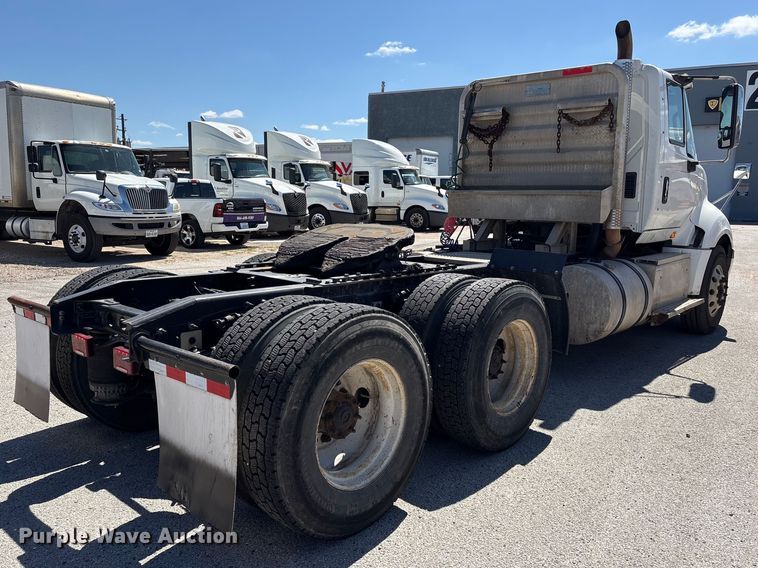 image for item EU7447 2015 International LF687 semi truck