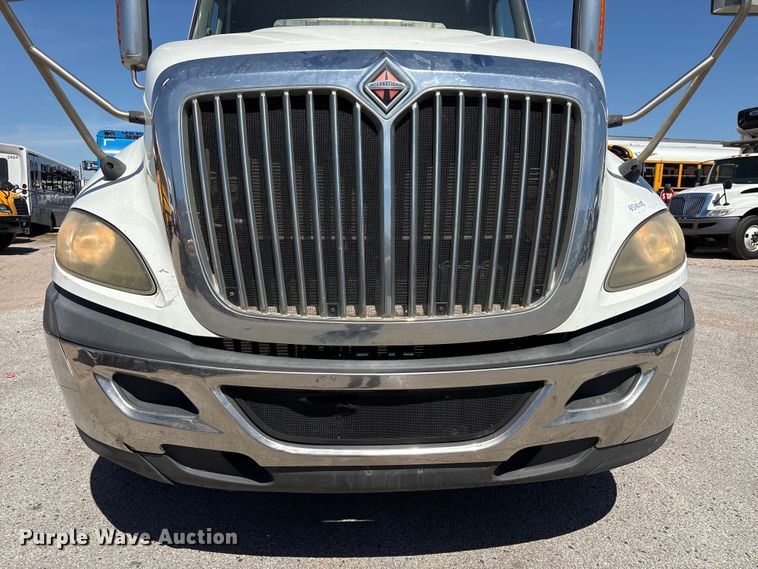 image for item EU7447 2015 International LF687 semi truck