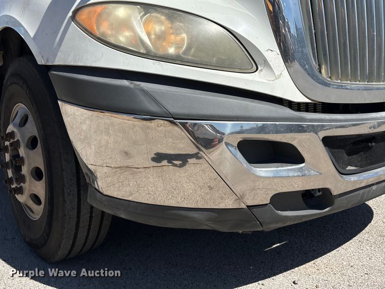 image for item EU7447 2015 International LF687 semi truck