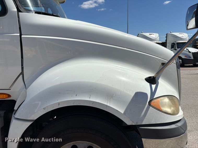 image for item EU7447 2015 International LF687 semi truck