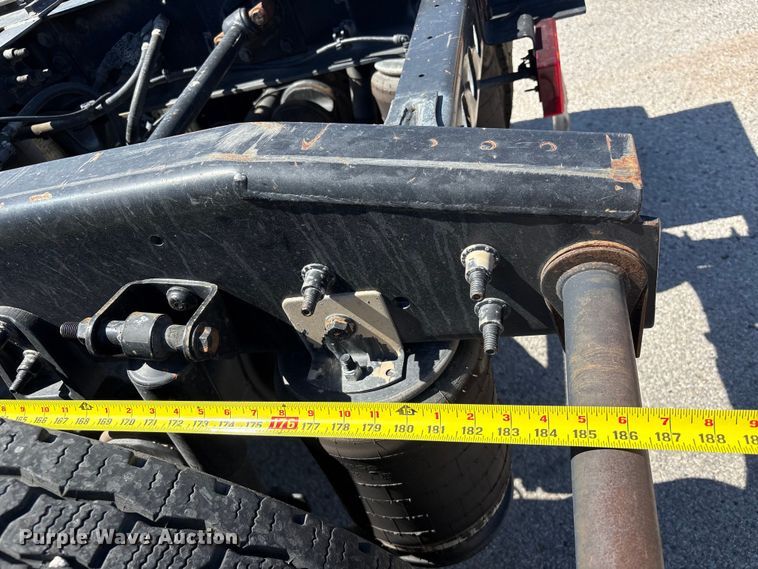 image for item EU7447 2015 International LF687 semi truck