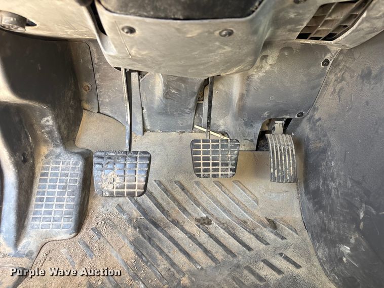 image for item EU7447 2015 International LF687 semi truck