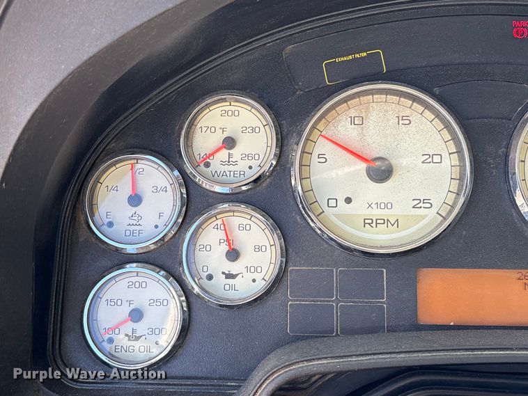 image for item EU7447 2015 International LF687 semi truck