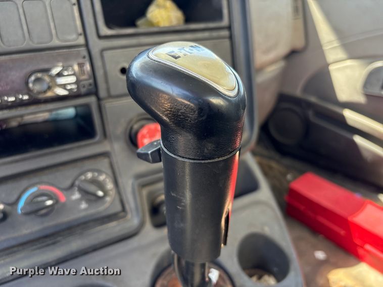 image for item EU7447 2015 International LF687 semi truck