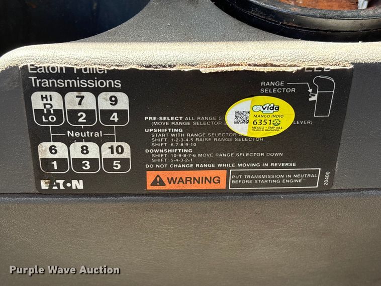 image for item EU7447 2015 International LF687 semi truck