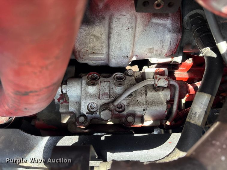 image for item EU7447 2015 International LF687 semi truck