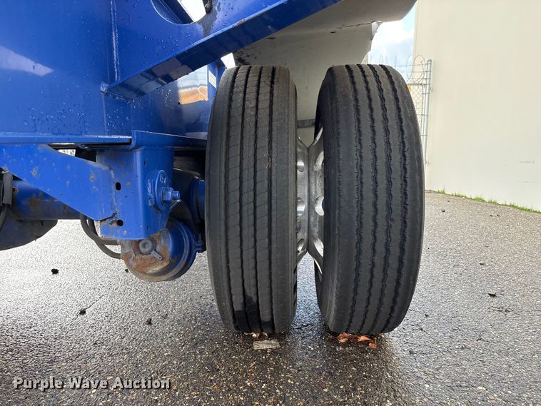 image for item EU8536 2013 Reinke container trailer