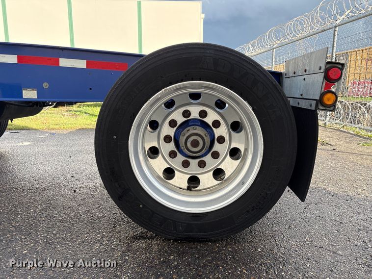 image for item EU8536 2013 Reinke container trailer