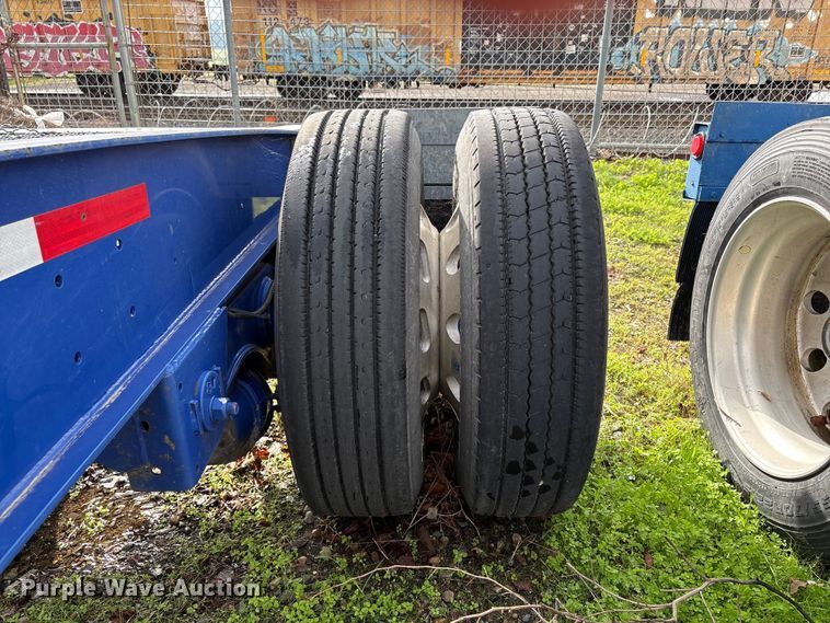 image for item EU8543 2013 Reinke container trailer