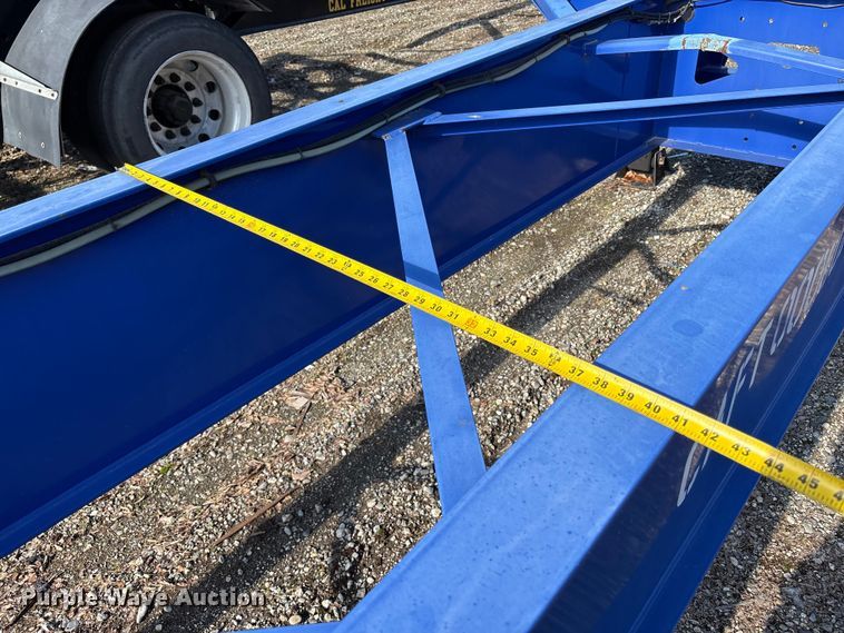 image for item EU8552 2013 Reinke container trailer