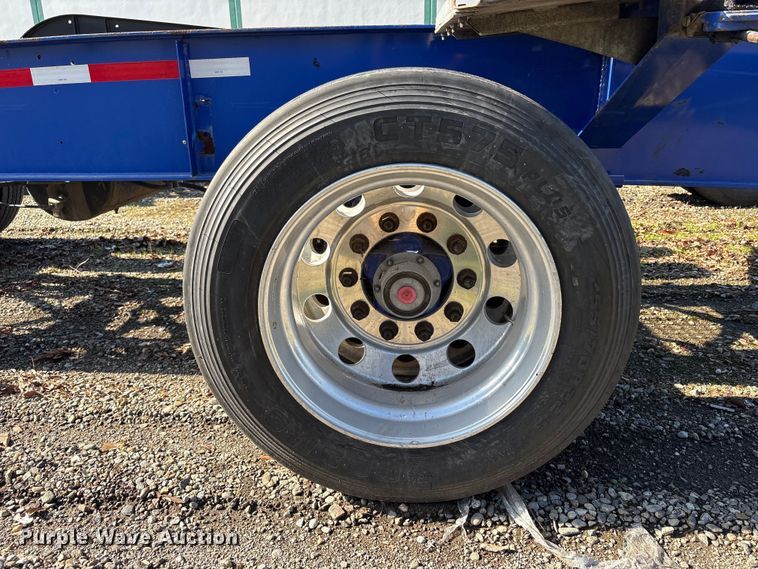 image for item EU8552 2013 Reinke container trailer