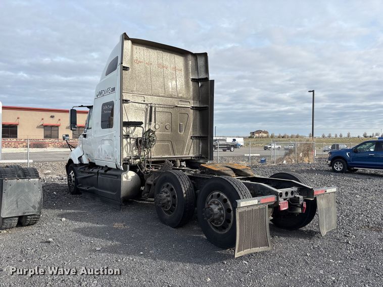 image for item EU8598 2018 International LF687 semi truck