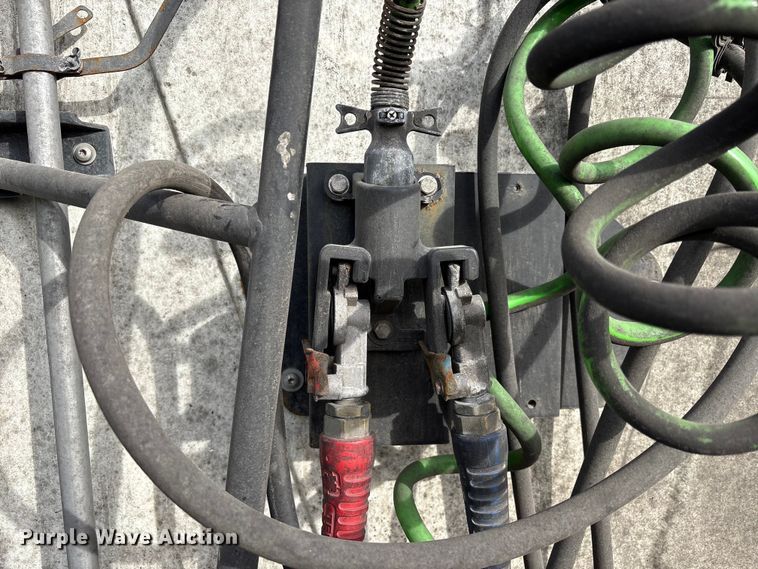 image for item EU8598 2018 International LF687 semi truck