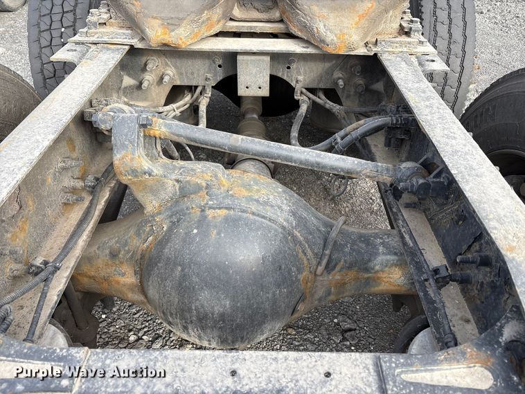 image for item EU8598 2018 International LF687 semi truck