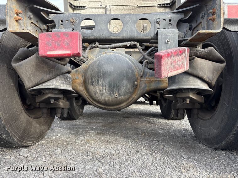 image for item EU8598 2018 International LF687 semi truck