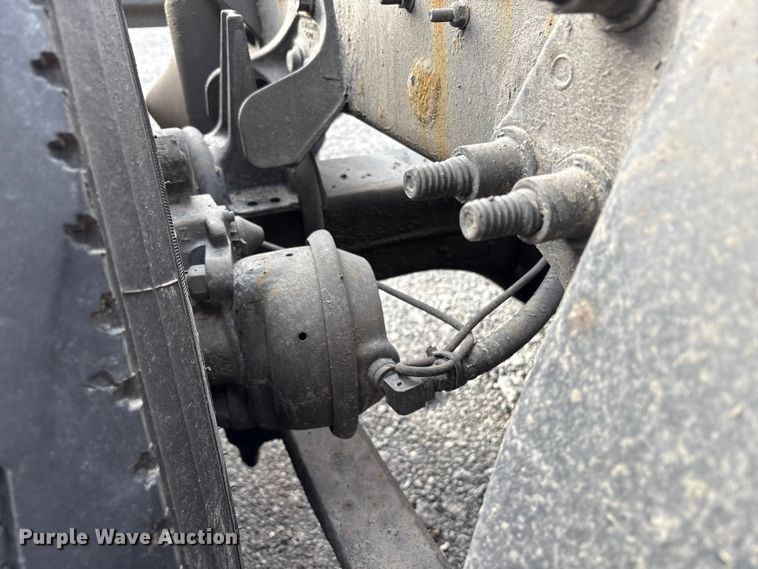 image for item EU8598 2018 International LF687 semi truck