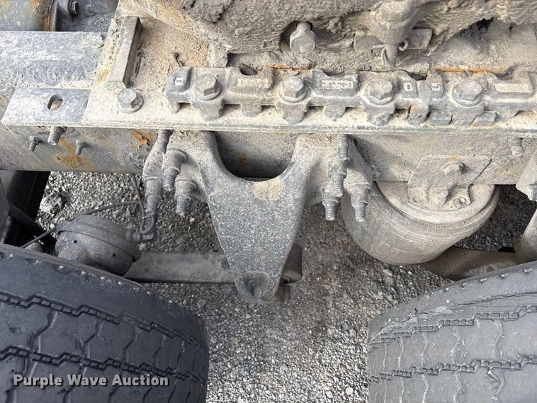 image for item EU8598 2018 International LF687 semi truck