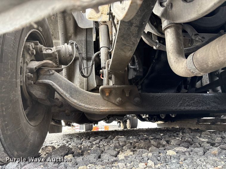 image for item EU8598 2018 International LF687 semi truck