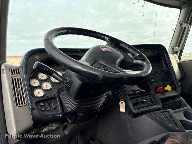 image for item EU8598 2018 International LF687 semi truck