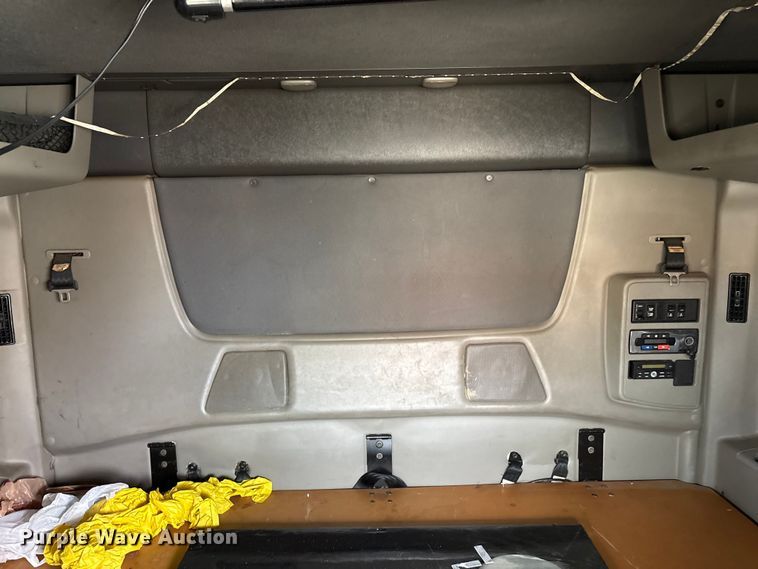 image for item EU8598 2018 International LF687 semi truck