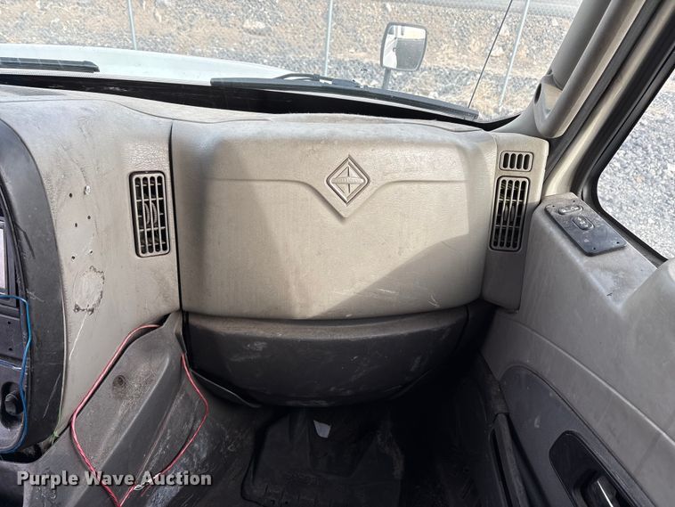 image for item EU8598 2018 International LF687 semi truck