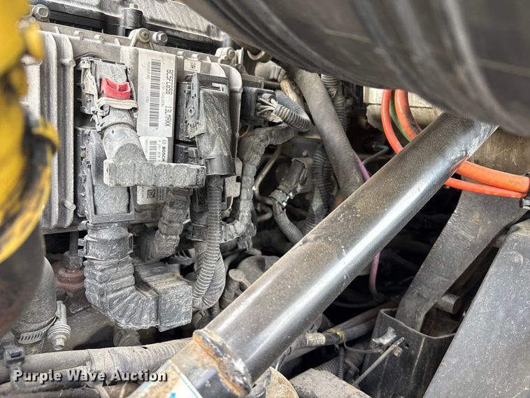 image for item EU8598 2018 International LF687 semi truck