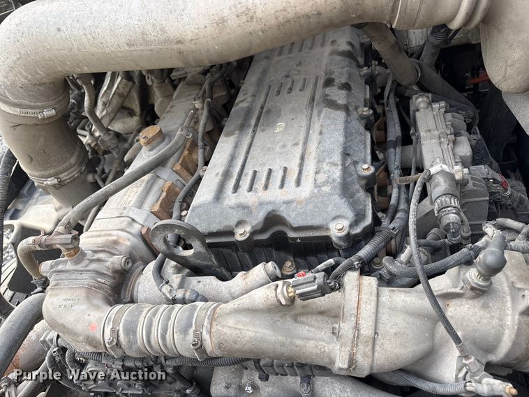 image for item EU8598 2018 International LF687 semi truck