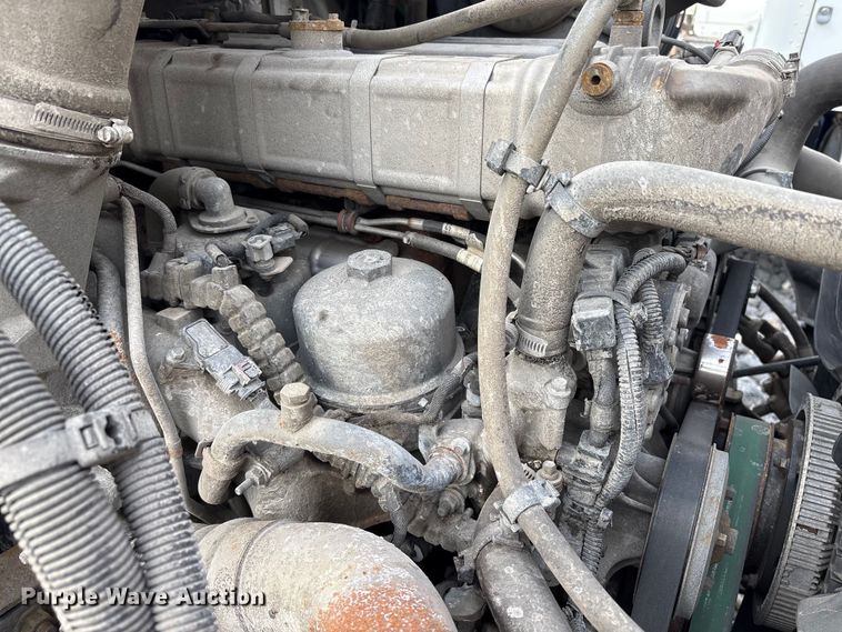 image for item EU8598 2018 International LF687 semi truck