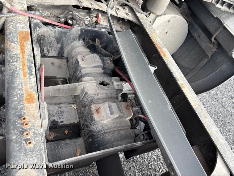 image for item EU8598 2018 International LF687 semi truck